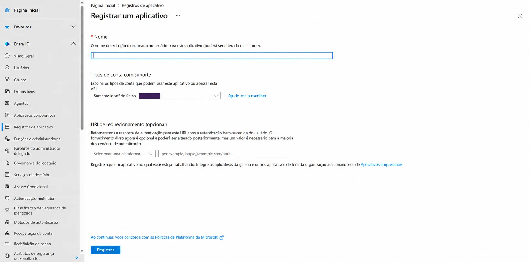 Registro de aplicativo no Microsoft Entra, com a identifica&ccedil;&atilde;o do diret&oacute;rio ocultada.